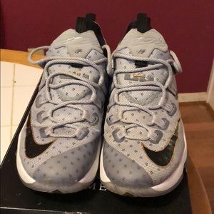 Lebron XIII Low Size 10.5